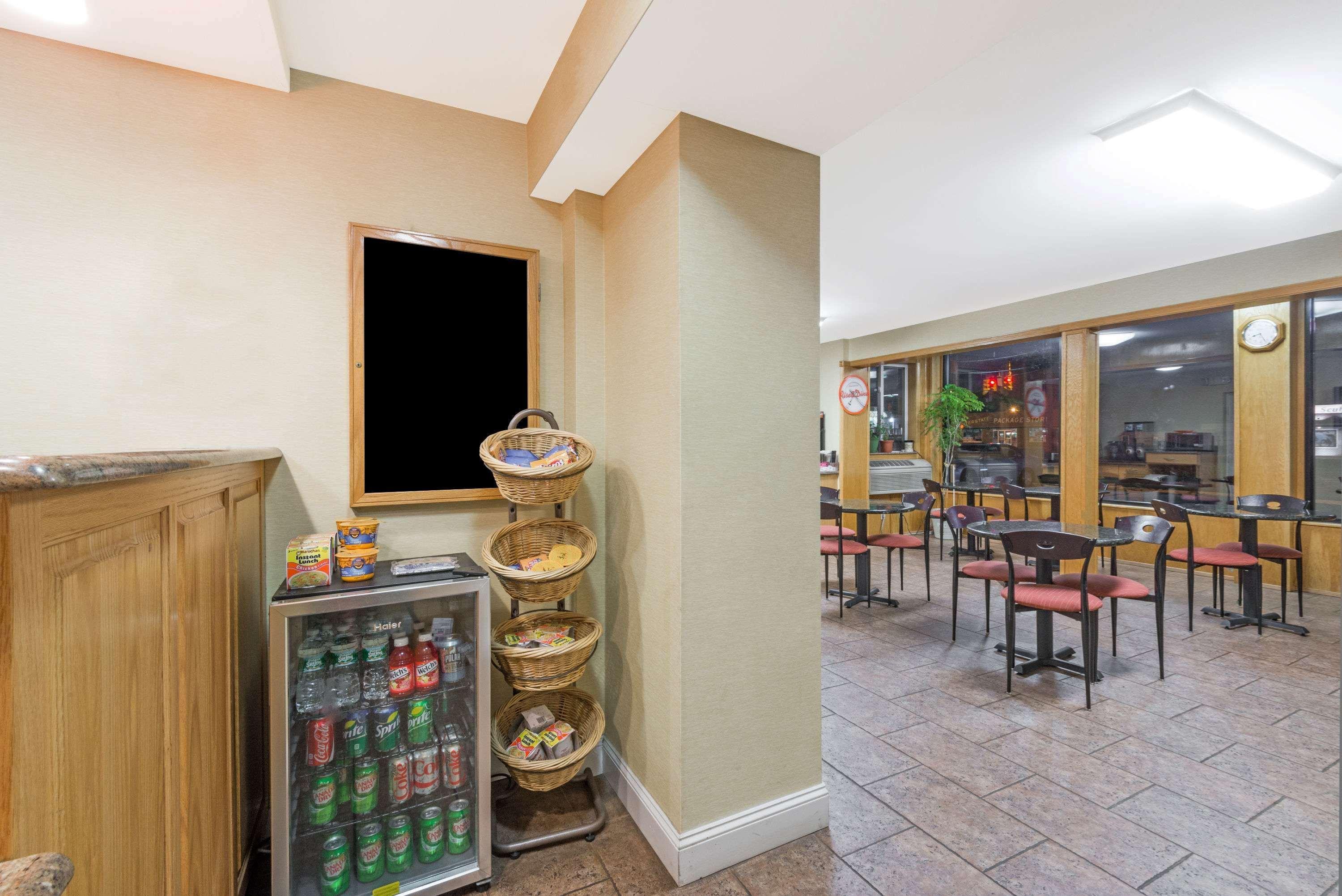 Howard Johnson By Wyndham Rocky Hill Esterno foto