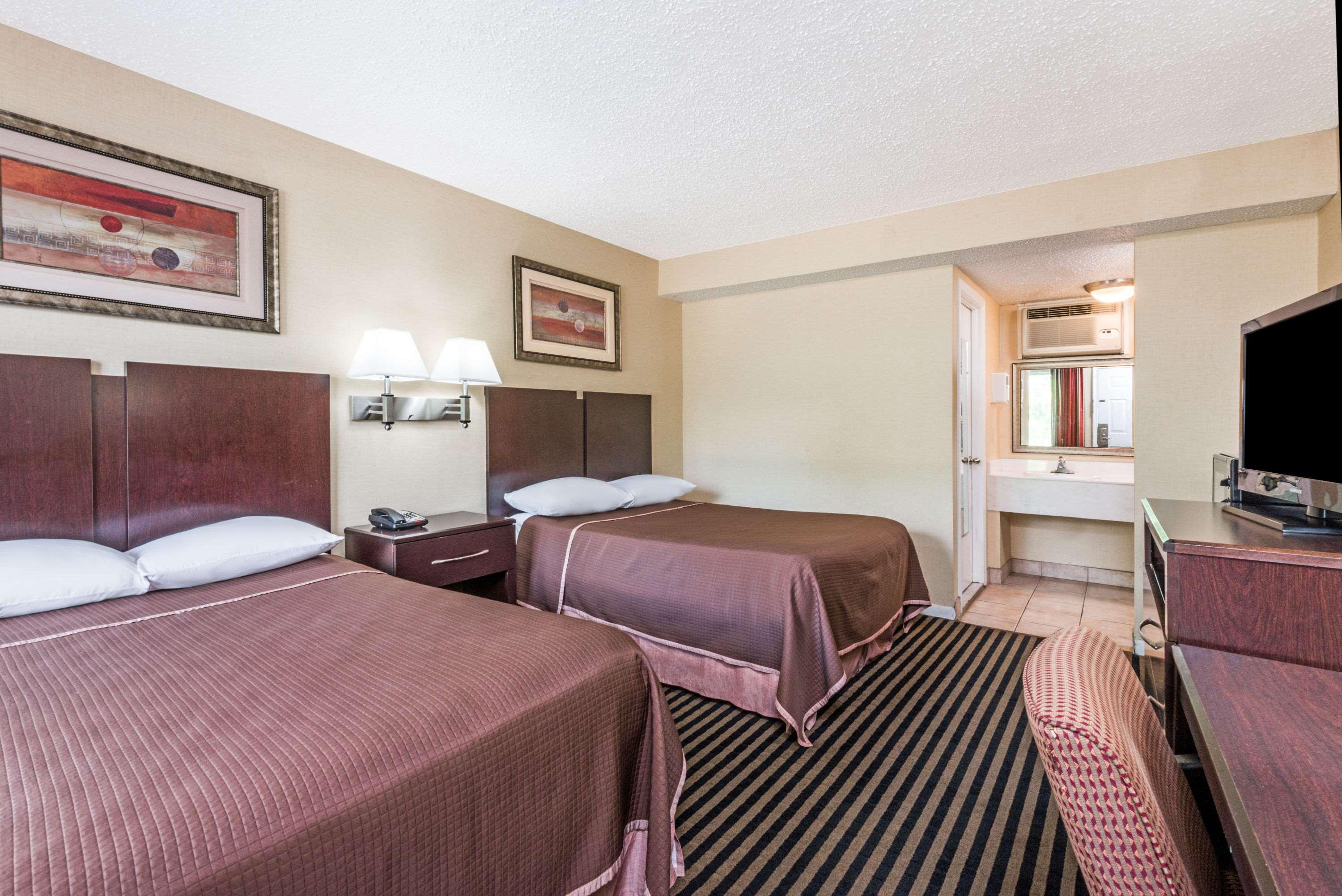 Howard Johnson By Wyndham Rocky Hill Esterno foto