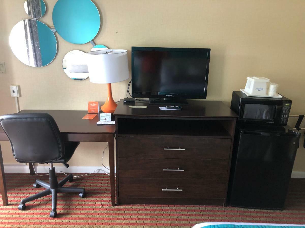 Howard Johnson By Wyndham Rocky Hill Esterno foto